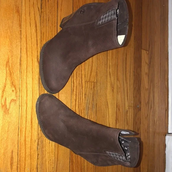 Timberland Womens Booties, NWOT! - Picture 3 of 6